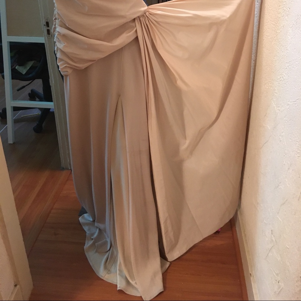 Nicole Bakti one shoulder dress cream size 6 - Picture 2 of 4